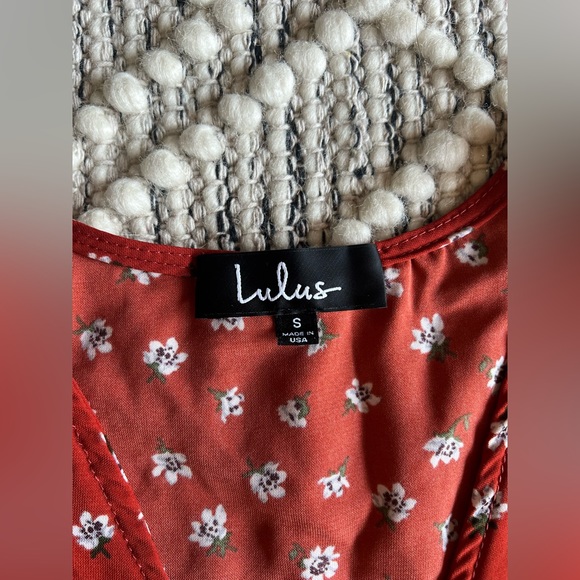 🌱Lulu’s Wrap Top - Picture 2 of 3